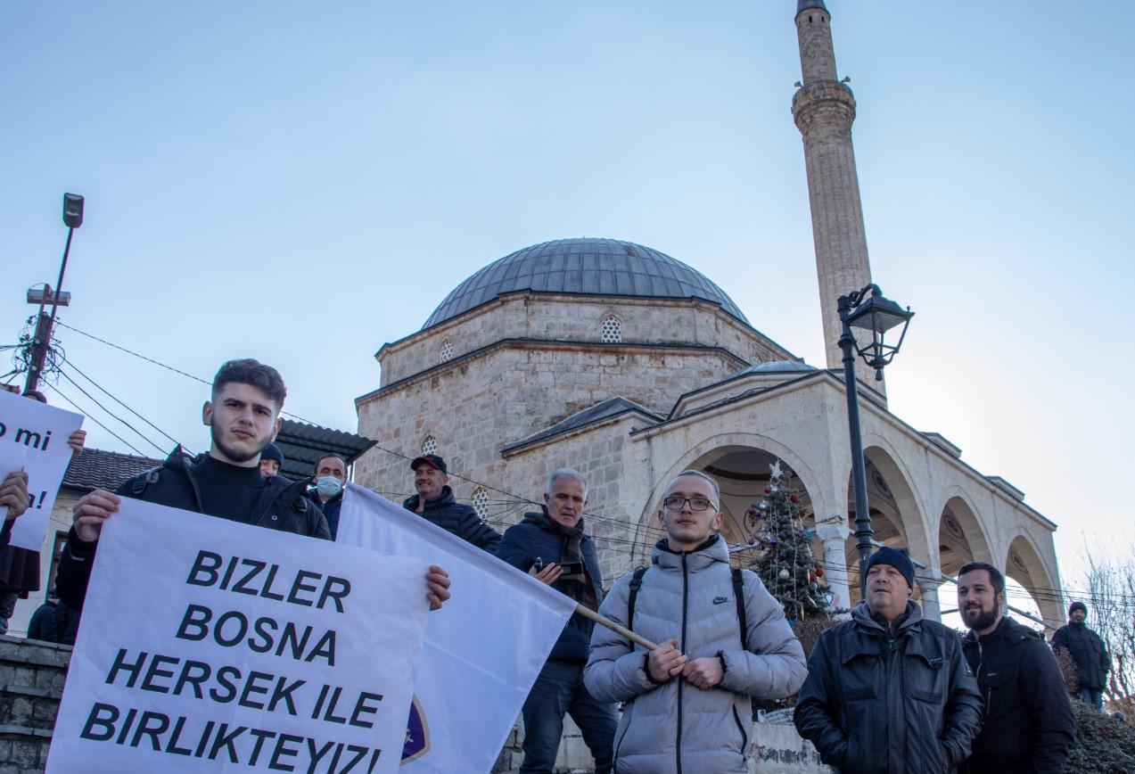 Kosovo je uz BiH: U Prizrenu održan marš podrške, "sve dok je Bošnjaka, bit će i Bosne"