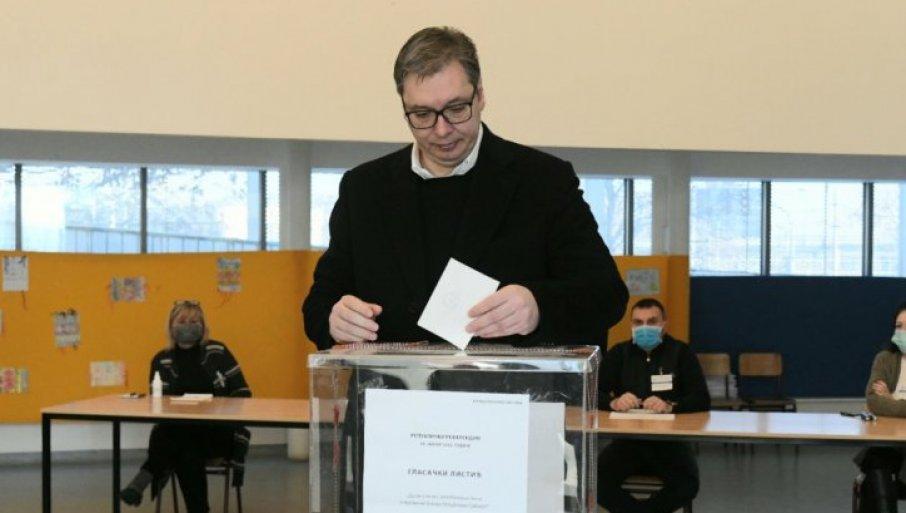 Vučić izašao na referendum, pa komentirao slučaj Đokovića: Ponizili su sebe