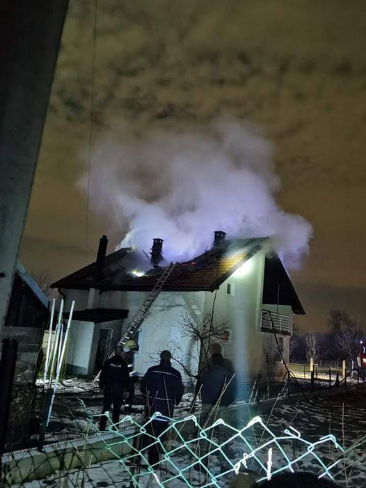 Ugašen požar na porodičnoj kući u Đurđeviku - Avaz