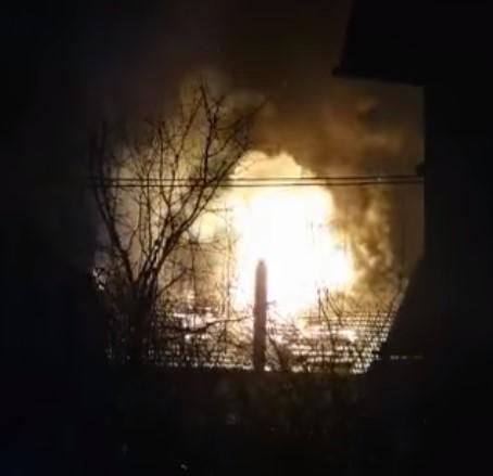 Požar na porodičnoj kući u Đurđeviku - Avaz