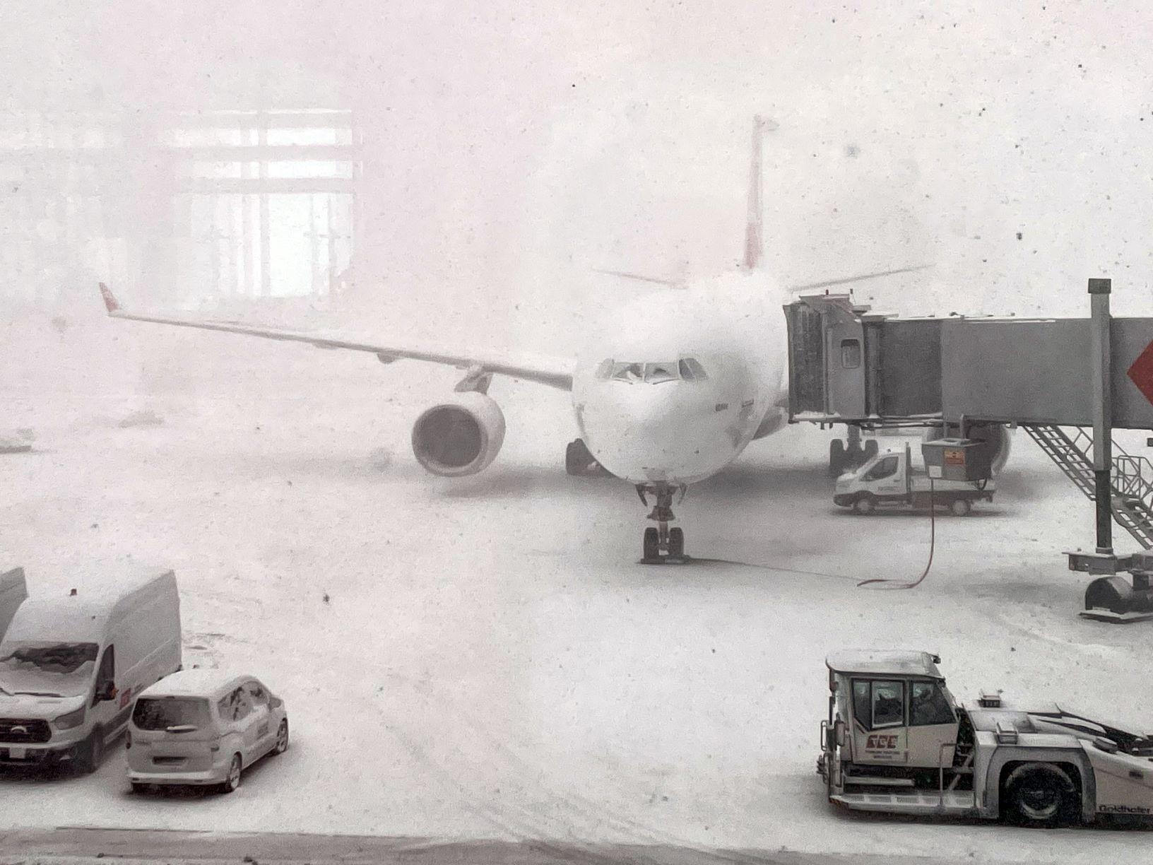 Aerodrom Istanbul privremeno zatvoren zbog snijega