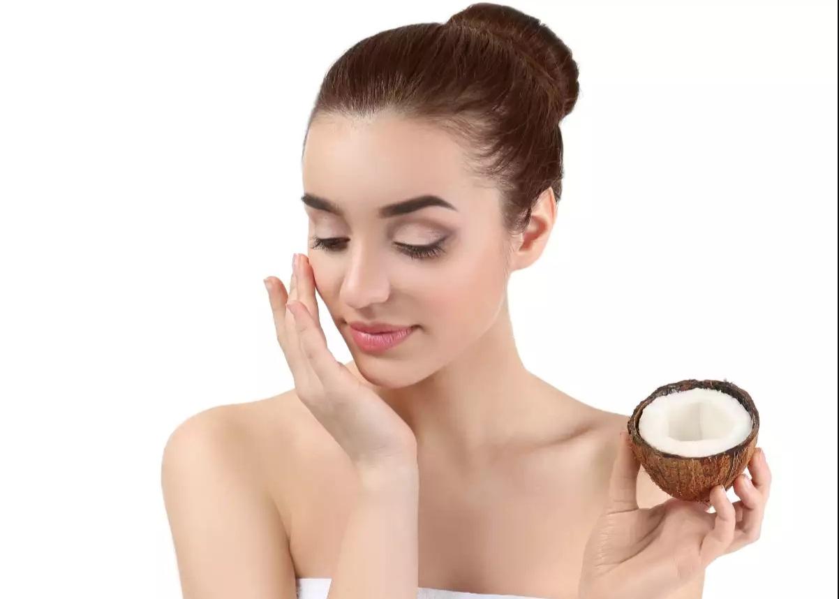 Poznato je da kokosovo ulje može da učini čuda kako za kožu, tako i za kosu - Avaz