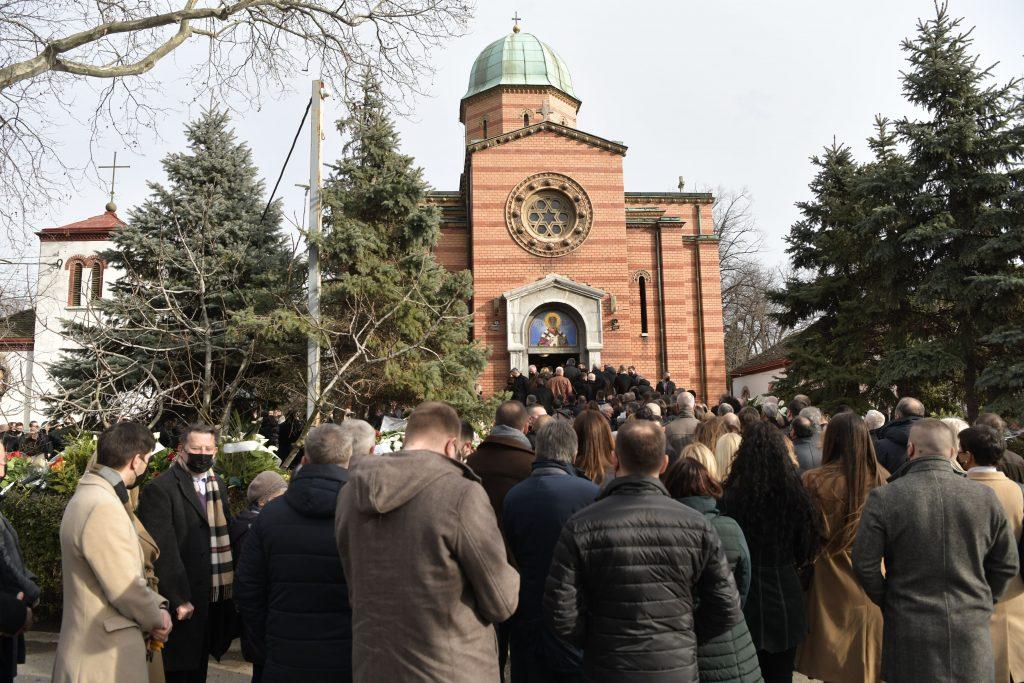 Veliki broj ljudi je bio na ispraćaju Ksenije Vučić - Avaz