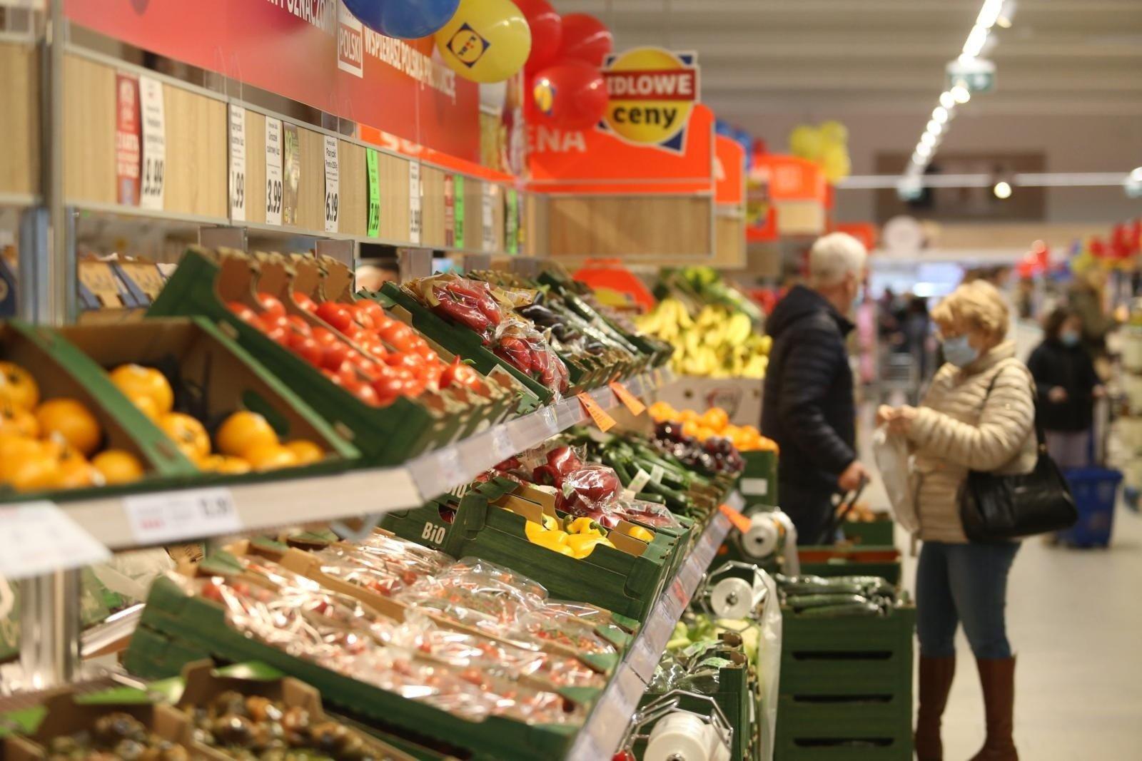 U Poljskoj su od 1. februara neke osnovne namirnice poput hljeba, mesa i mliječnih proizvoda oslobođene plaćanja PDV-a, što je mjera koja bi trebala biti na snazi idućih šest mjeseci - Avaz