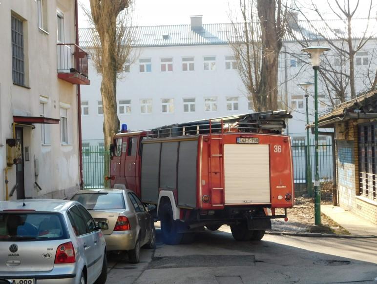 U Vogošći spriječen požar: Građani primjetili dim koji je izlazio iz dimnjaka i počeo da ih guši