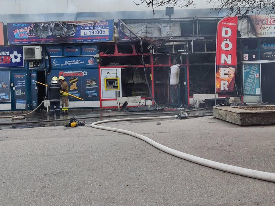 Oglasili se iz Paša donera u kojem je danas izbio požar: Naš radnik je dobro