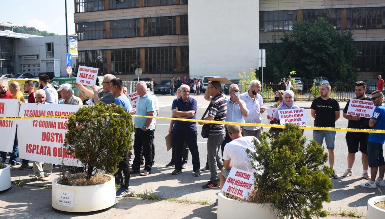 Radnici firme "Zrak" i dalje u štrajku: Proizvodnja obustavljena