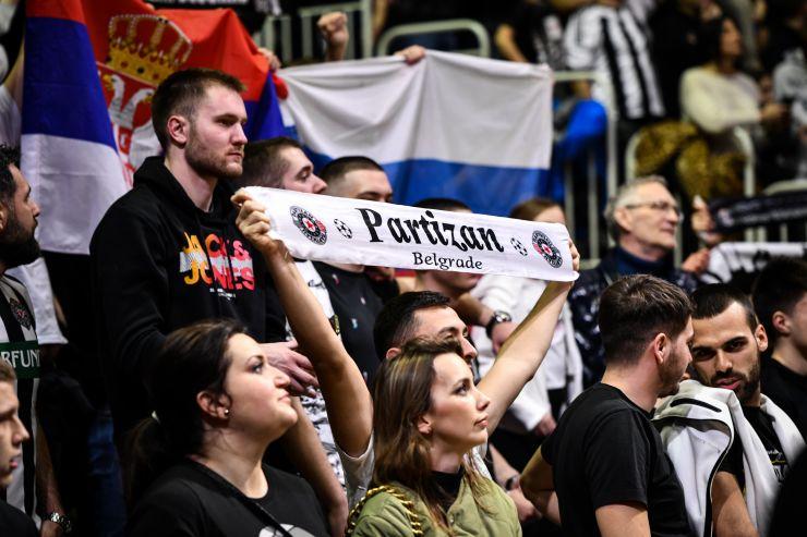 Partizan i Crvena zvezda odigrali još jedan derbi, dvoranom odjekivalo "Srbija, Rusija..."