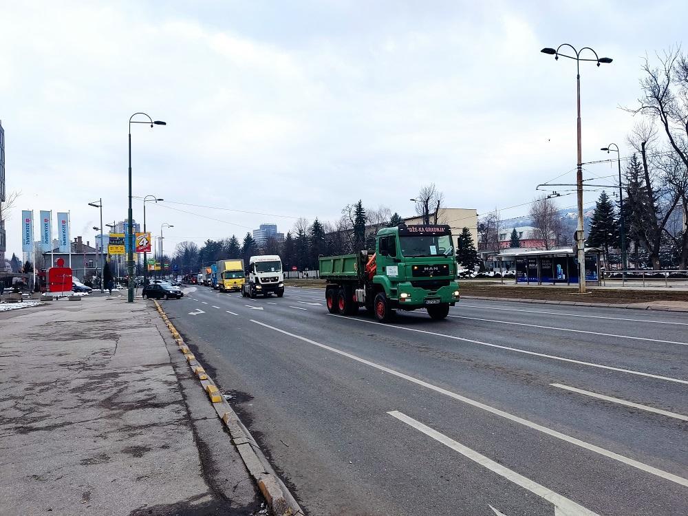 Prijevoznici održali protestnu vožnju - Avaz