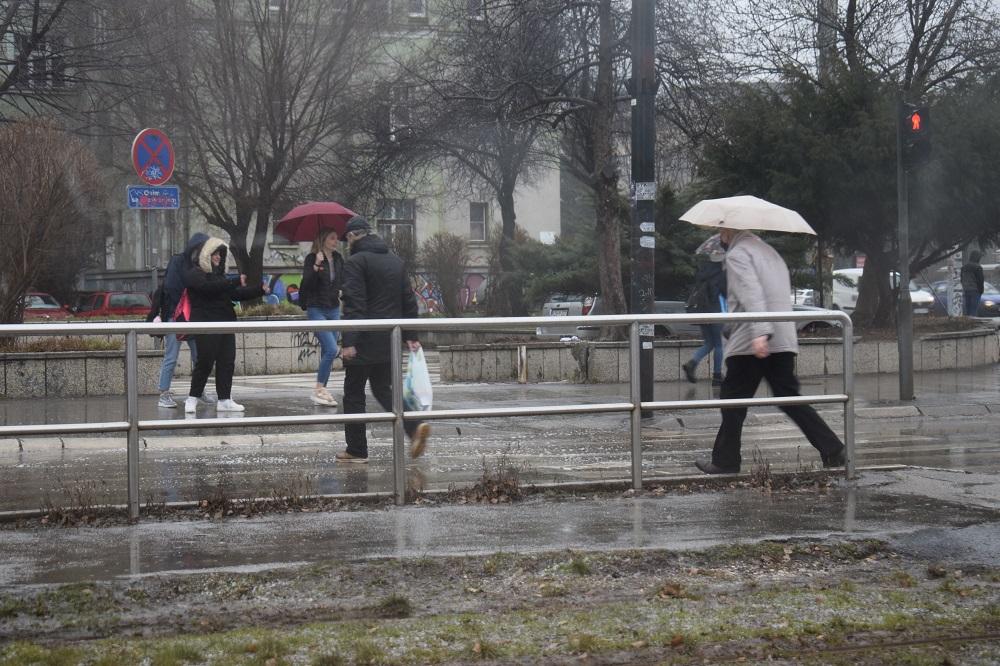 Upaljen crveni meteoalarm: Očekuju se obilne padavine