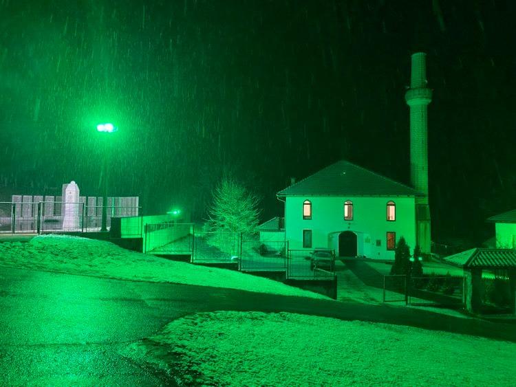 Džamija šehida Mehmeda ef. Hajrića u Žepi puna na svakom namazu - Avaz