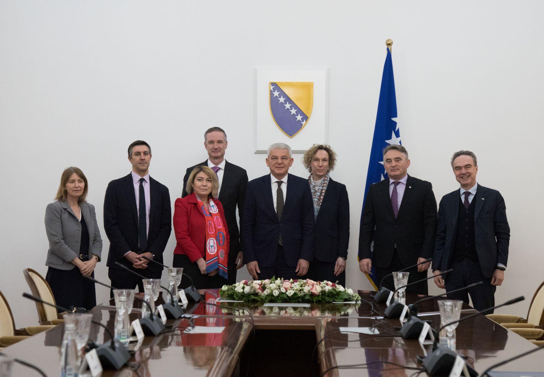 Džaferović i Komšić sa ambasadorima OSCE-a - Avaz