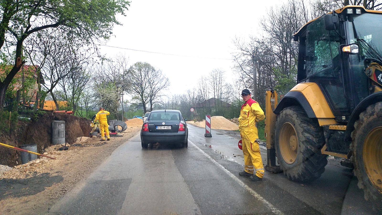 Saobraća se po suhom i mjestimično vlažnom kolovozu - Avaz