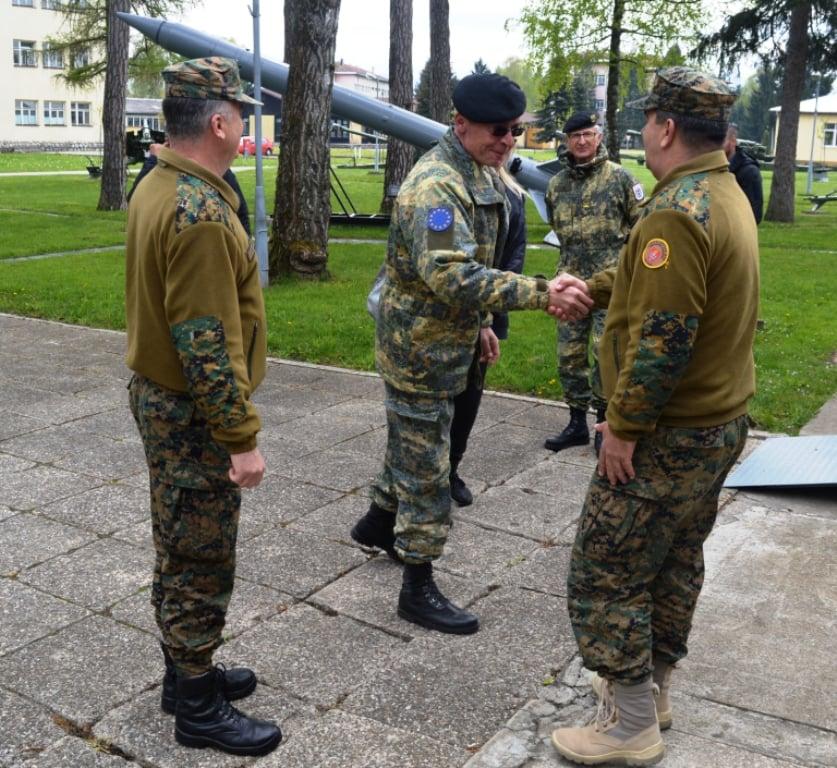 Veseli prisustvovao realizaciji vježbe "Borba u naseljenom mjestu" - Avaz