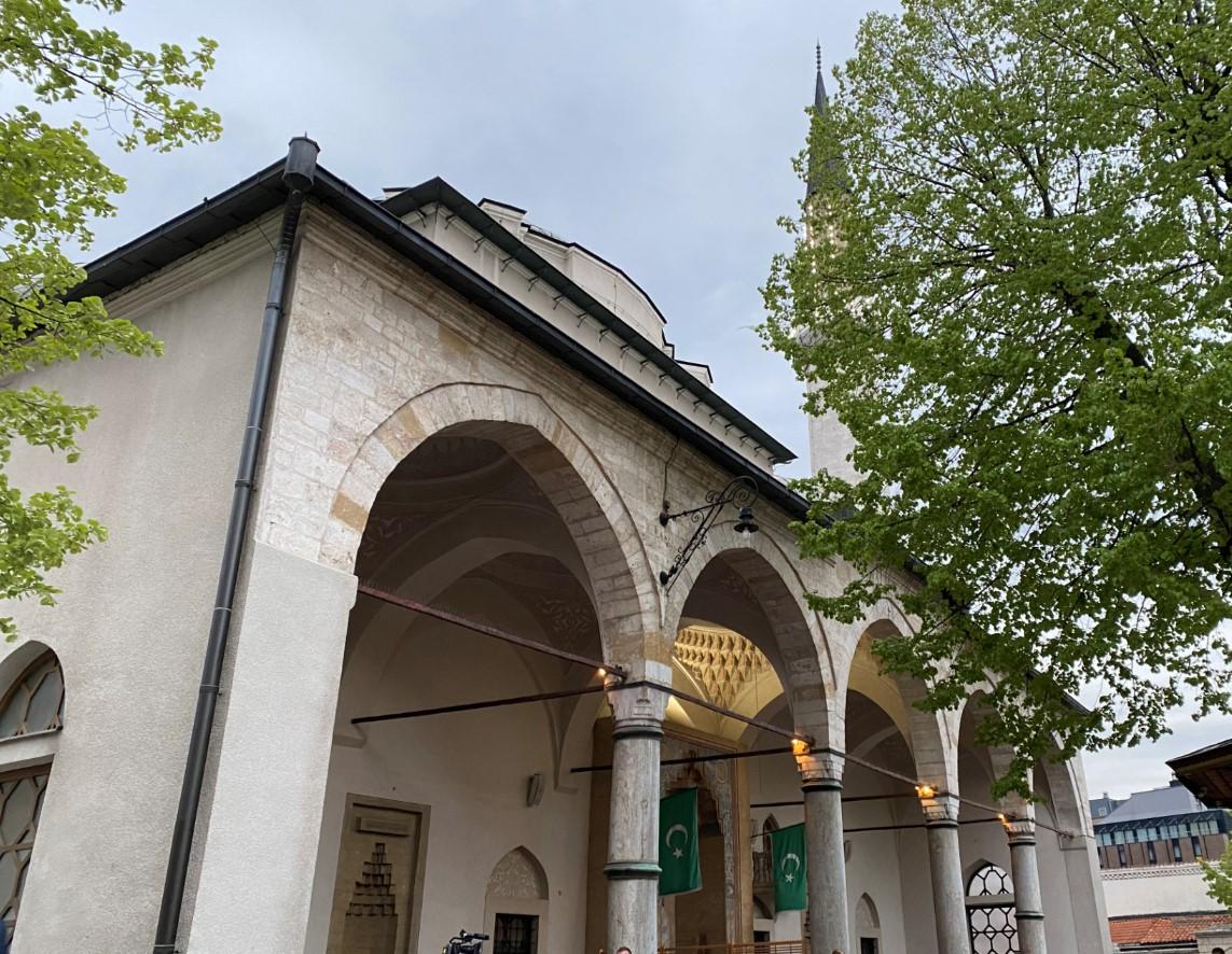 Klanjan bajram-namaz u Begovoj džamiji - Avaz