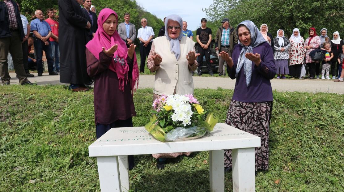 Proučena Fatiha - Avaz