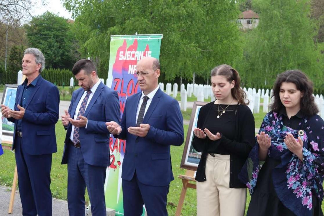 Izložba slika “Obnovljene bratunačke džamije” - Avaz