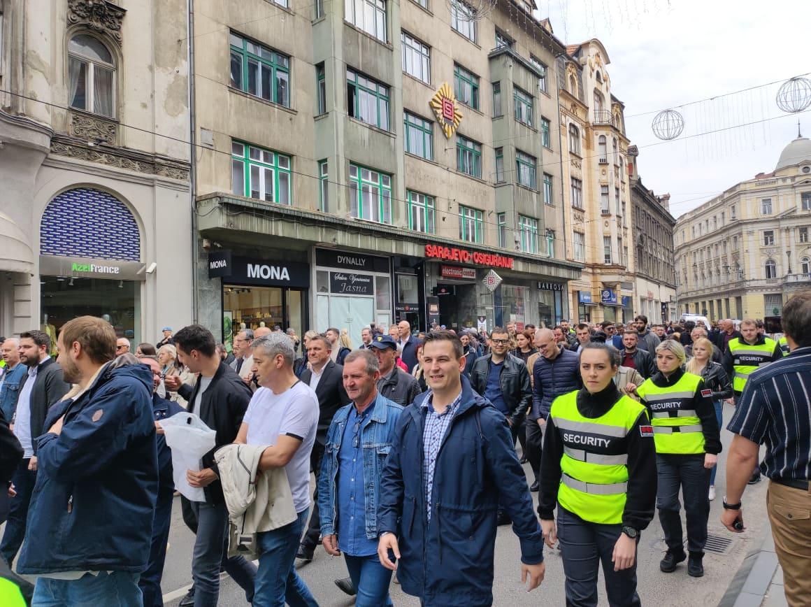 Sa današnje protestne šetnje - Avaz