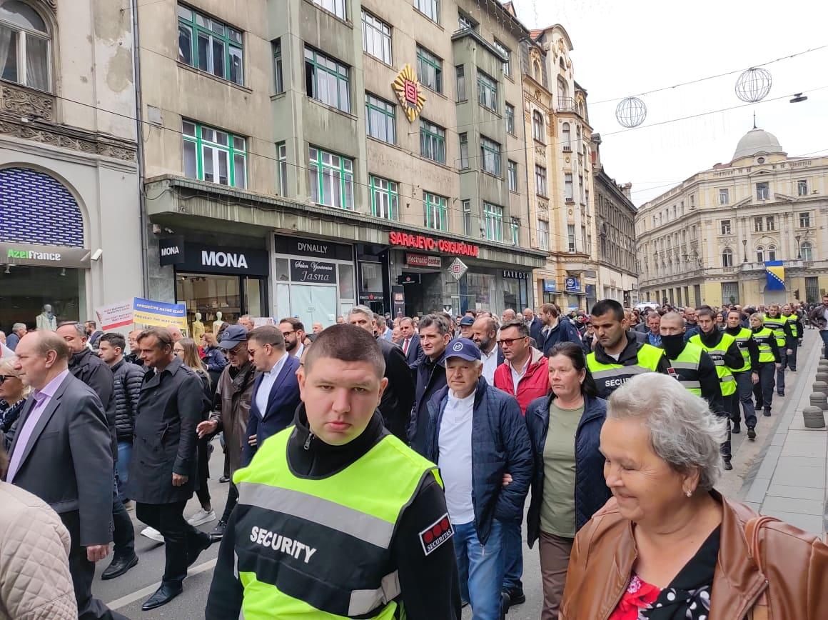 Sa današnje protestne šetnje - Avaz