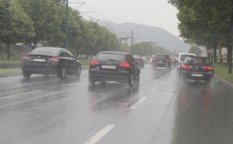 Kolovoz je mokar i mjestimično vlažan - Avaz