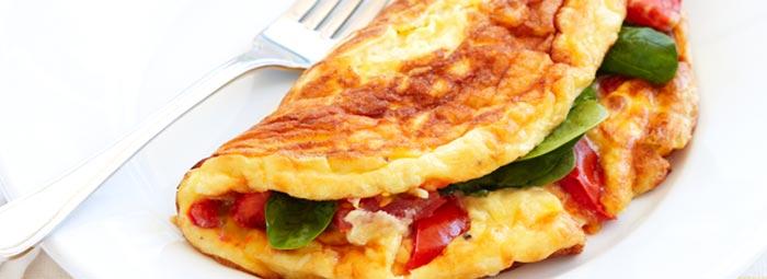 Omlet sa špinatom i pečenom paprikom