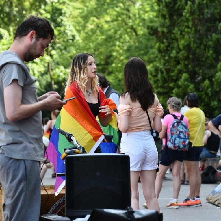 Počela povorka ponosa u Zagrebu: "Dajte nam naša četiri zida"