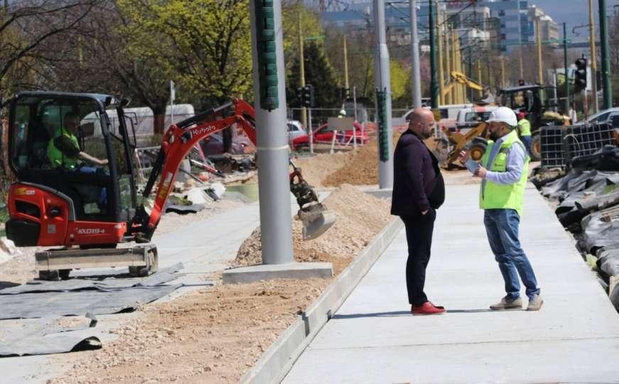 Zbog izgradnje pruge od danas djelomično zatvorena raskrsnica na Alipašinom Polju