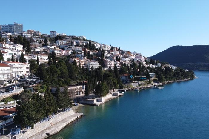 Policijski službenici izvršili evakuaciju osoba iz objekta - Avaz