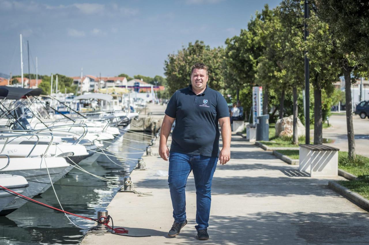 Načelnikom koji je peglao službenu karticu u bordelu bavi se USKOK