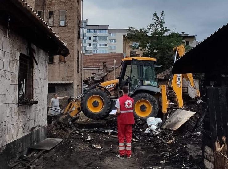 Mjesto gdje je porodici izgorila kuća - Avaz