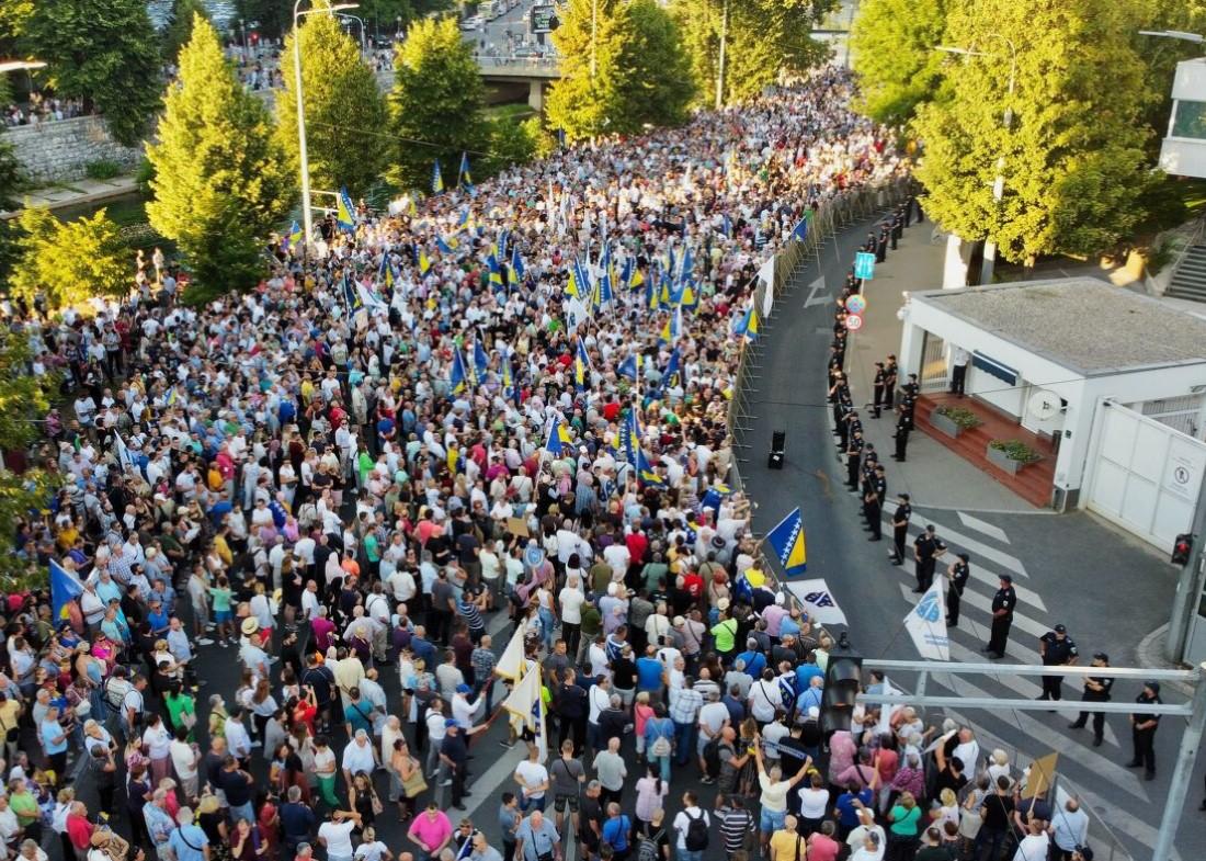 Stotine građana na skupu ispred OHR-a - Avaz