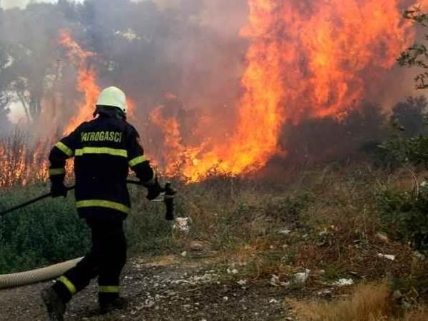 Vatrogasac odgovoran za niz požara - Avaz