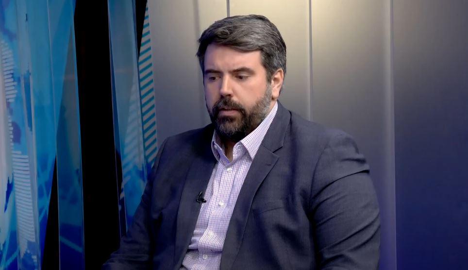 Jezive prijetnje oružjem i uvrede upućene analitičaru CdM-a Ljubomiru Filipoviću