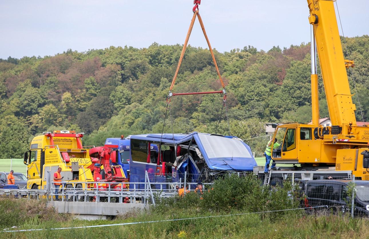 Većina povrijeđenih u slijetanju poljskog autobusa stabilno, dvoje u kritičnom stanju