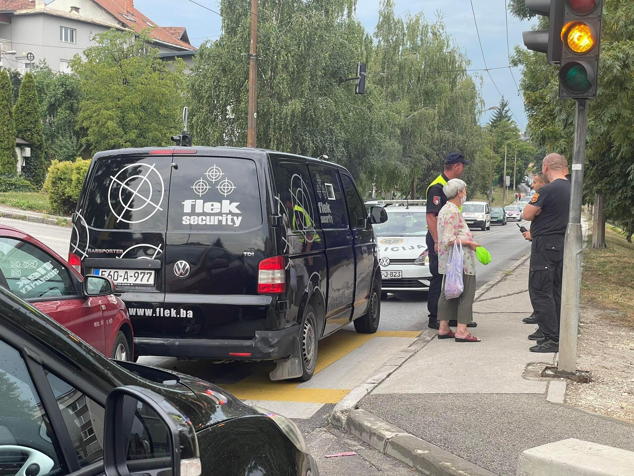 Trostruki sudar u Hrasnom: Muškarac i žena prevezeni u Klinički centar