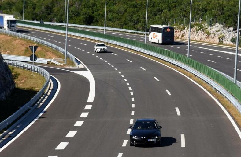 Ograničenje brzine na auto putu je 100 kilometara na sat - Avaz