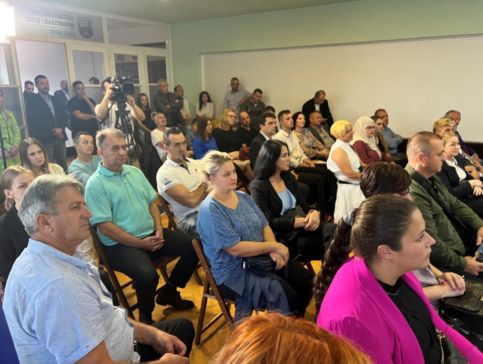 Numerous members and sympathizers of the party attended the internal party consultation - Avaz