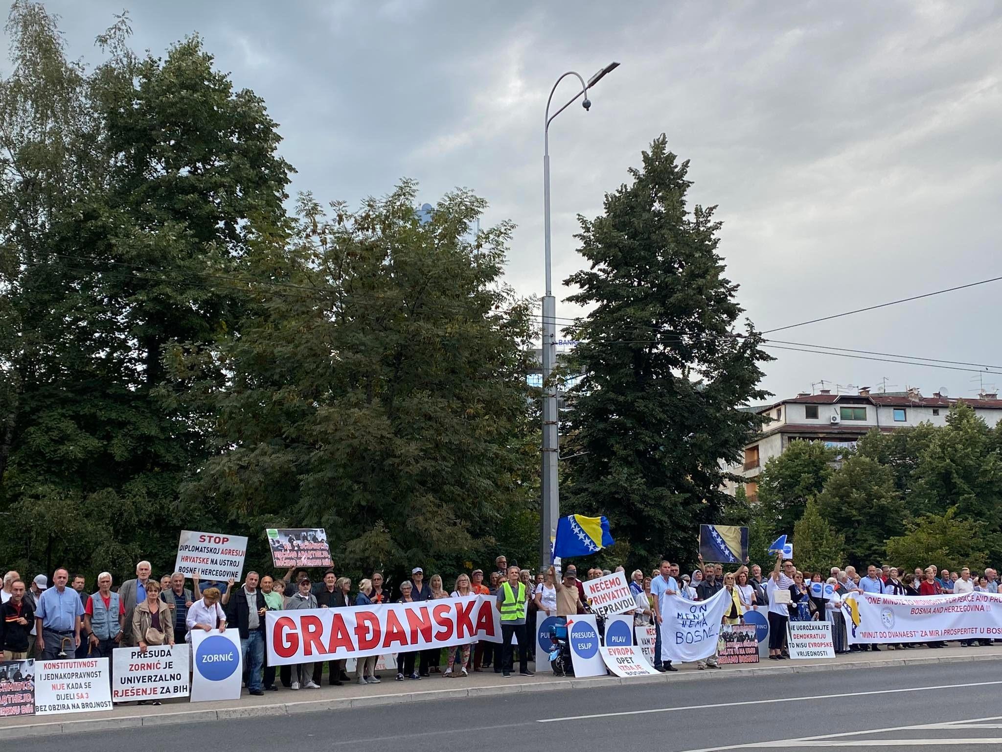 Završeni protesti ispred OHR-a: Zatraženo da se promijeni ime BiH