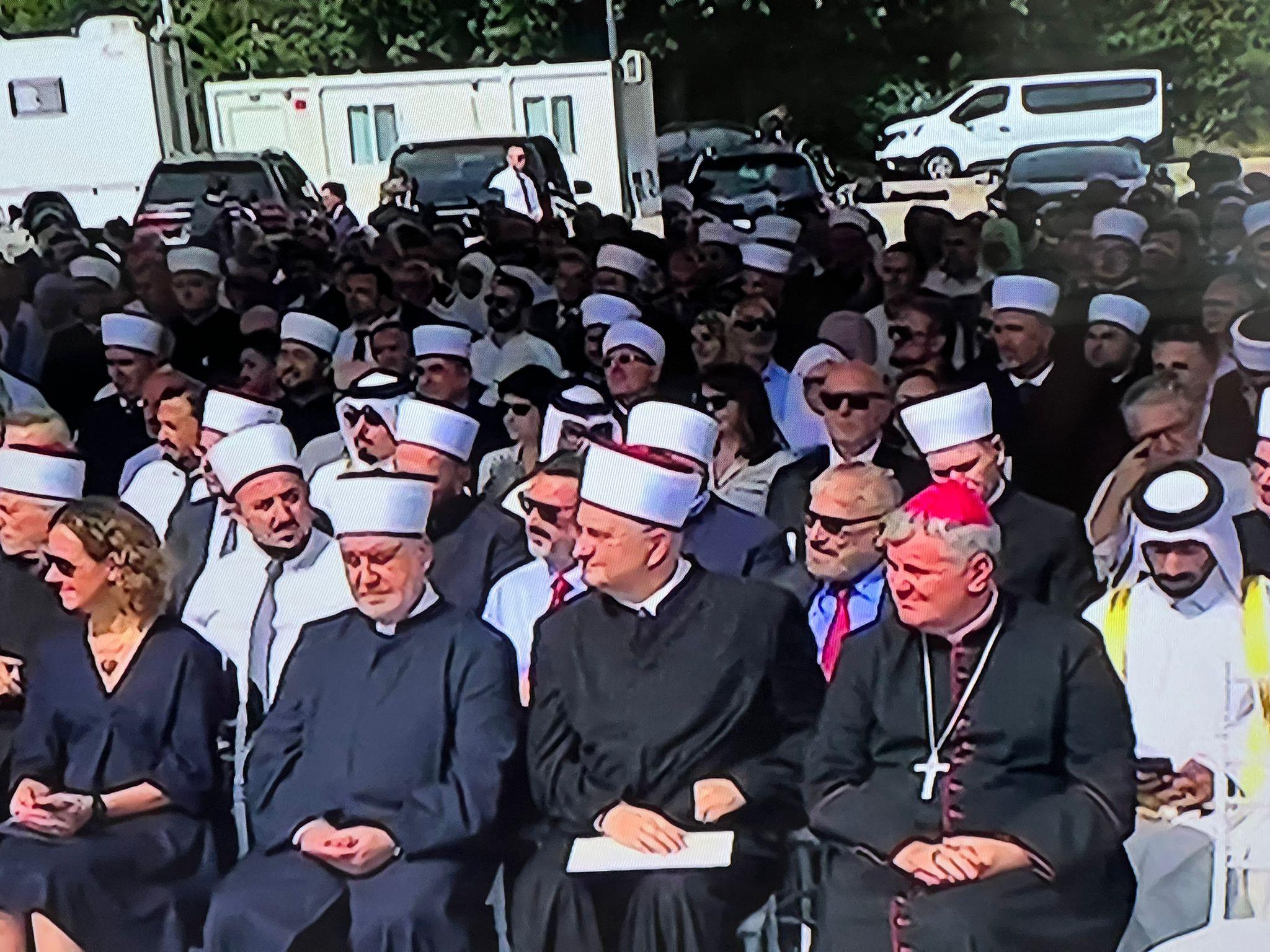 Reisul-ulema Islamske zajednice (IZ) u Bosni i Hercegovini Husein ef. Kavazović prisustvuje manifestaciji - Avaz