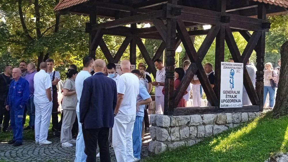 Zdravstveni radnici u TK stupili u štrajk upozorenja: Traže veće satnice