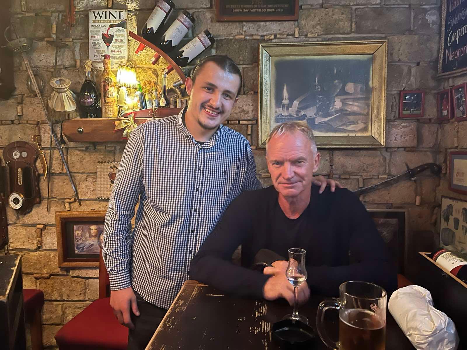 Sting u vinoteci "La Cava" - Avaz