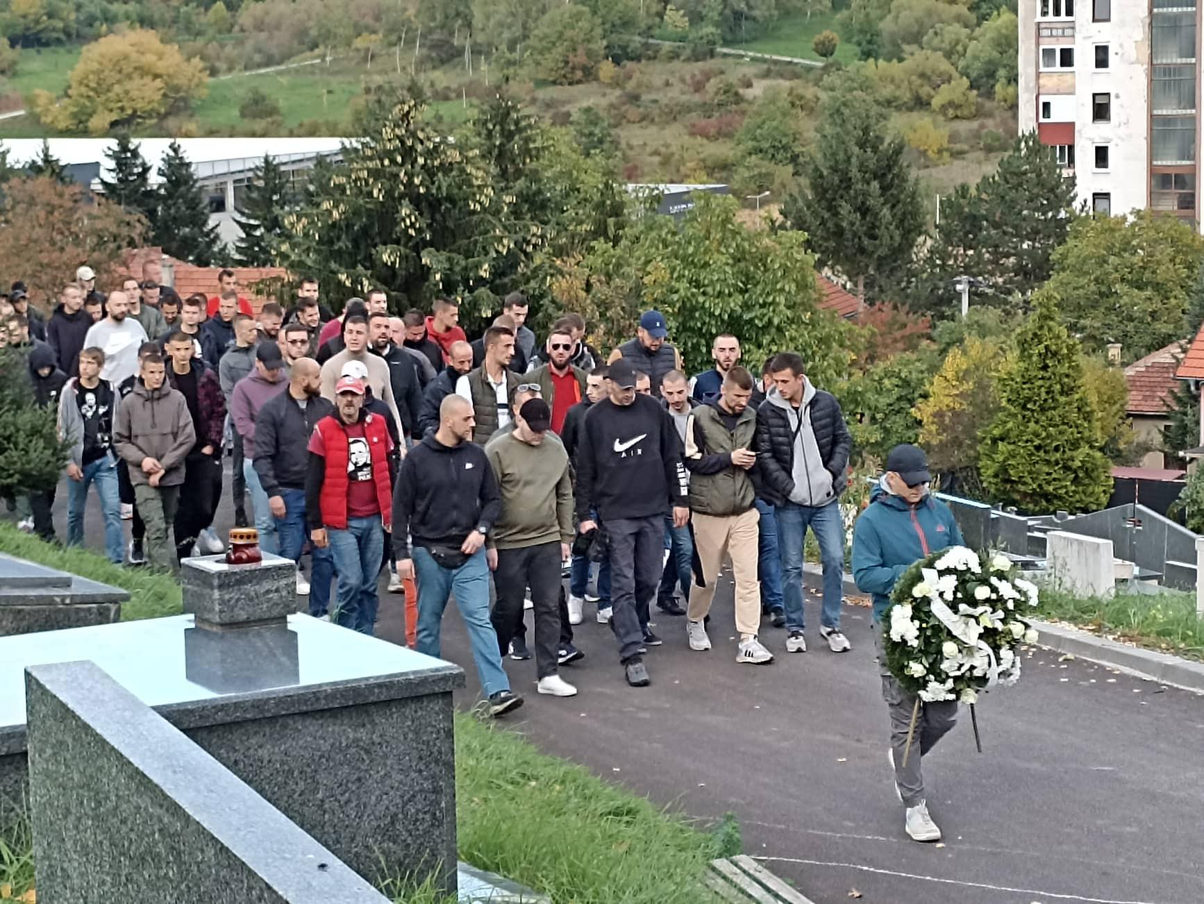 Položeno cvijeće i odata počast Vedranu Puljiću - Avaz