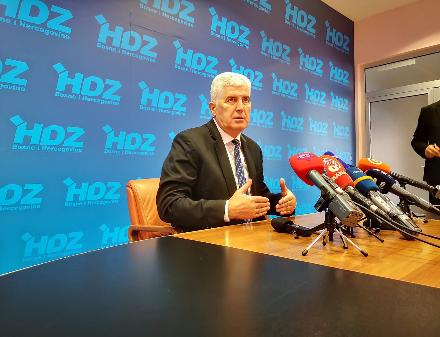 Čović: Komšića treba proglasiti nepoželjnim, razgovora s DF-om nema