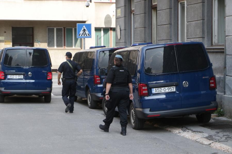 U policiji saslušavano više osoba - Avaz