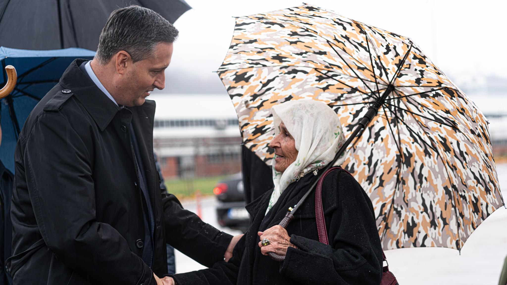 Denis Bećirović posjetio Memorijalni centar Srebrenica