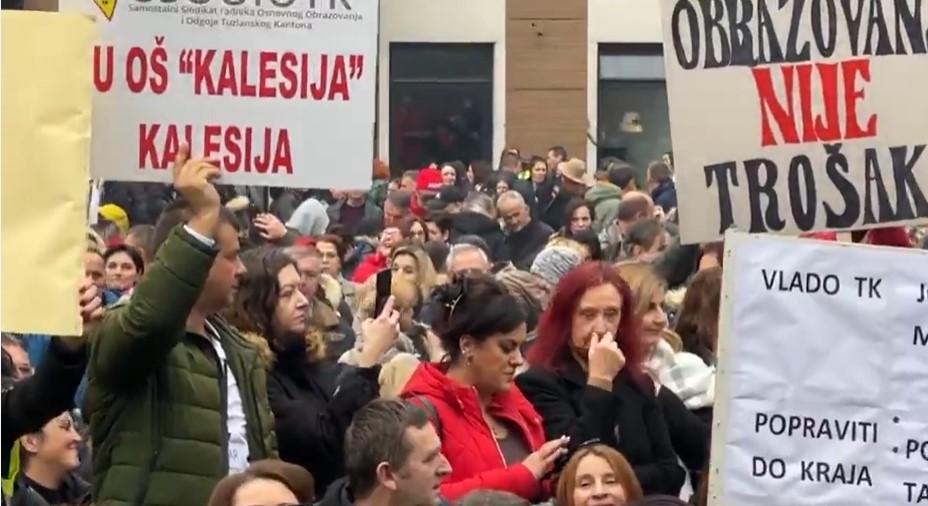 Počeo protest radnika u Tuzli - Avaz