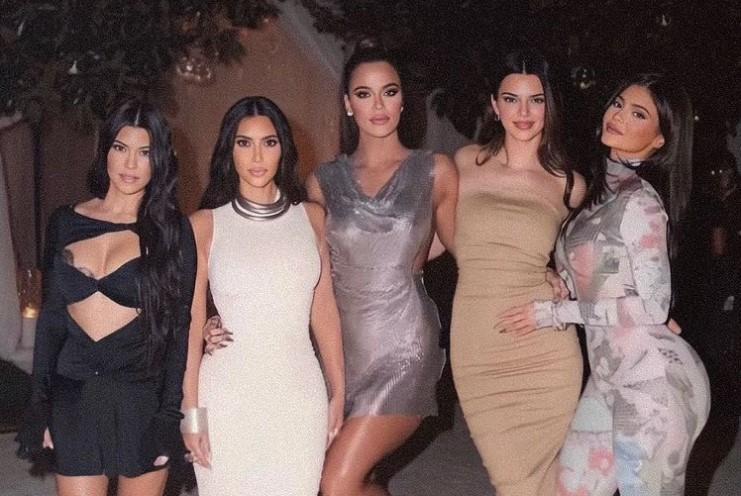 Kim Kardašijan objavila božićne fotografije, fanovi ne vjeruju šta vide: Zar nisu mogle ovo izvesti bolje