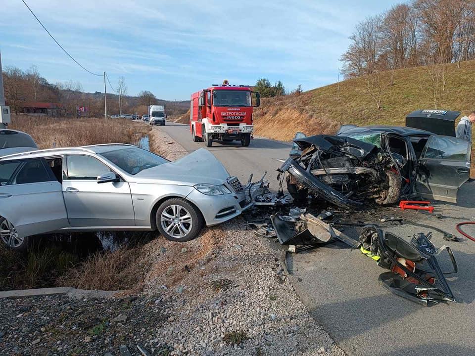 Podlegao povredama vozač Passata koji je učestvovao u nesreći kod Stanara