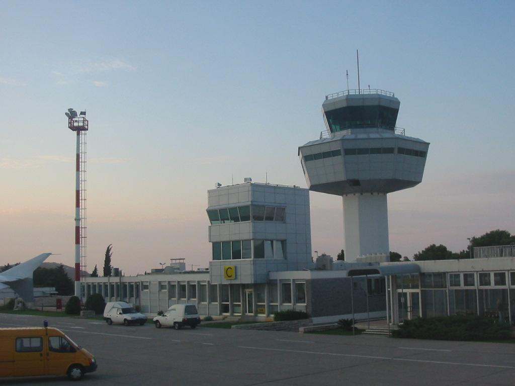 Austrijanka uradila zube pa odbila da plati: Policija je uhapsila na aerodromu u Dubrovniku