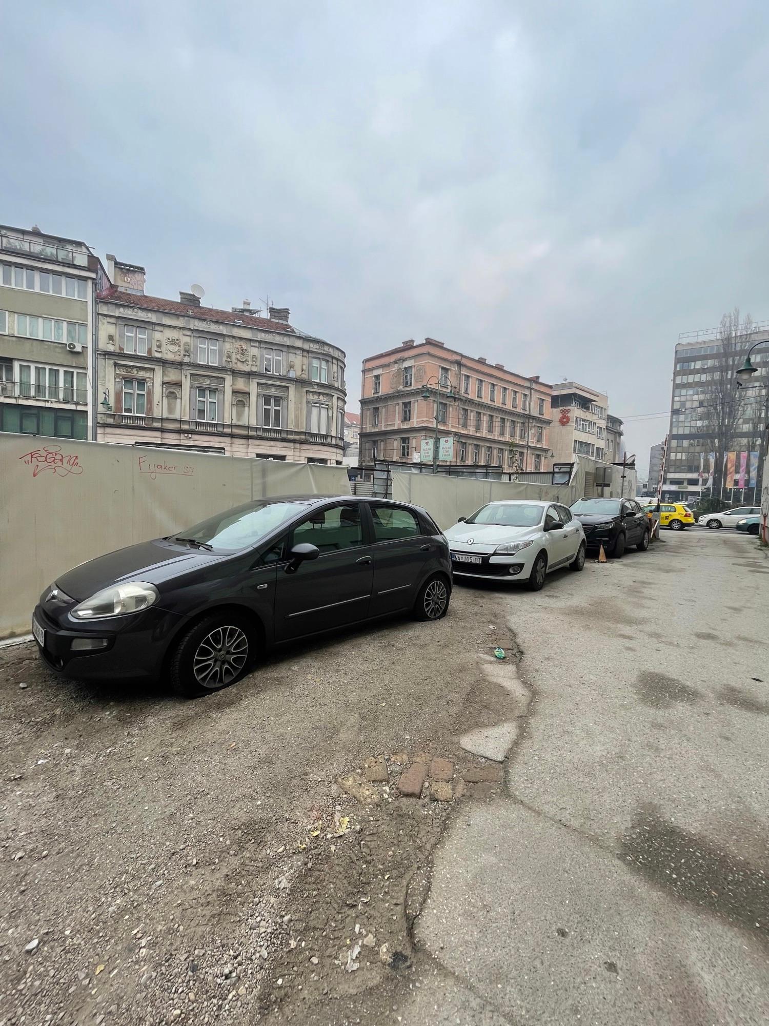 U Sarajevu ponovo izbušene gume na automobilima sa srbijanskim tablicama - Avaz